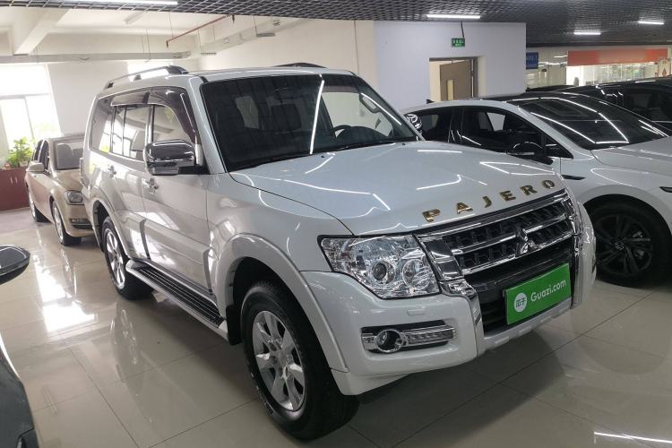 Used Mitsubishi Pajero 2019 3.0L Automatic Luxury Edition Front Right 45 Deg