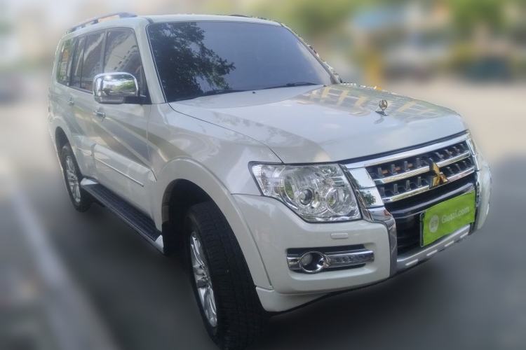 Used Mitsubishi Pajero 2019 V97 3.8L 5-Door GLS Middle East Edition Front Right 45 Deg