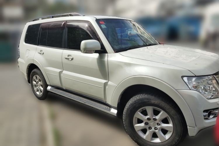 Used Mitsubishi Pajero 2019 3.0L Automatic Standard Edition Front Right 45 Deg