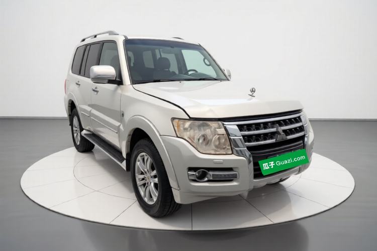 Used Mitsubishi Pajero 2019 V97 3.8L 5-Door GLS Middle East Edition Front Right 45 Deg