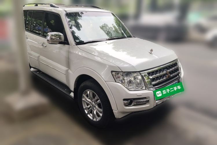Used Mitsubishi Pajero 2019 V97 3.8L 5-Door GLS Middle East Edition Front Right 45 Deg