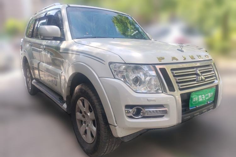 Used Mitsubishi Pajero 2019 3.0L Automatic Standard Edition Front Right 45 Deg