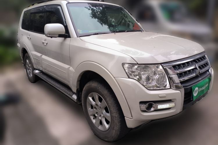 Used Mitsubishi Pajero 2019 3.0L Automatic Standard Edition Front Right 45 Deg