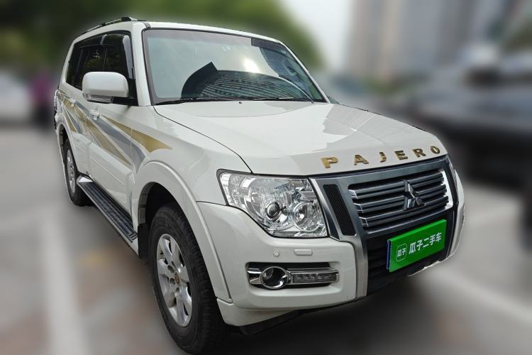 Used Mitsubishi Pajero 2019 3.0L Automatic Standard Edition Front Right 45 Deg
