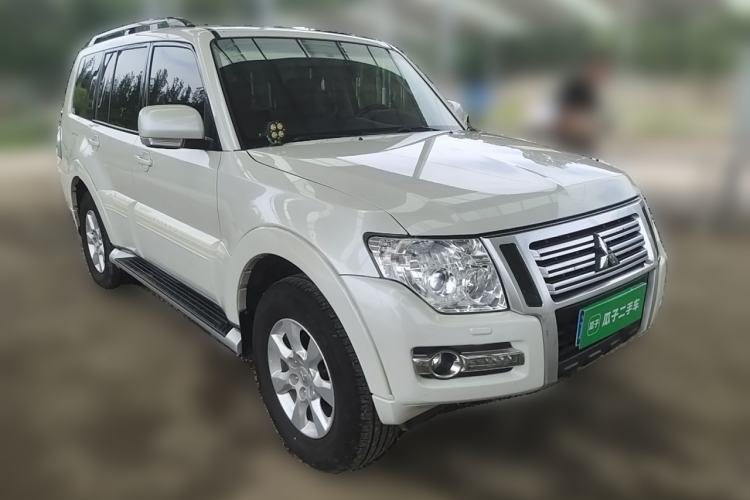Used Mitsubishi Pajero 2019 3.0L Automatic Standard Edition Front Right 45 Deg