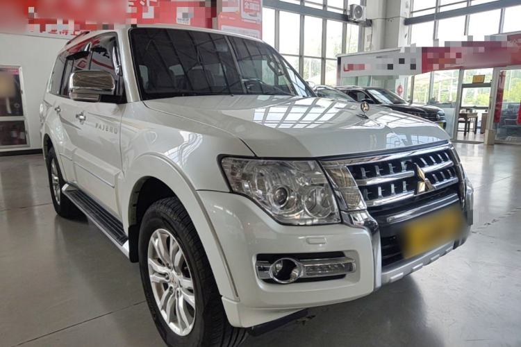 Used Mitsubishi Pajero 2019 V97 3.8L 5-Door GLS Middle East Edition Front Right 45 Deg