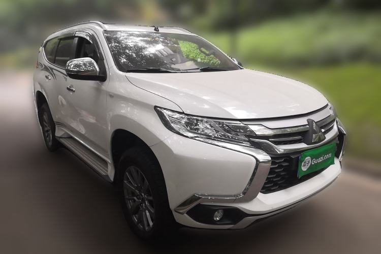 Used Mitsubishi Pajero 2019 3.0L Automatic Standard Edition Front Right 45 Deg