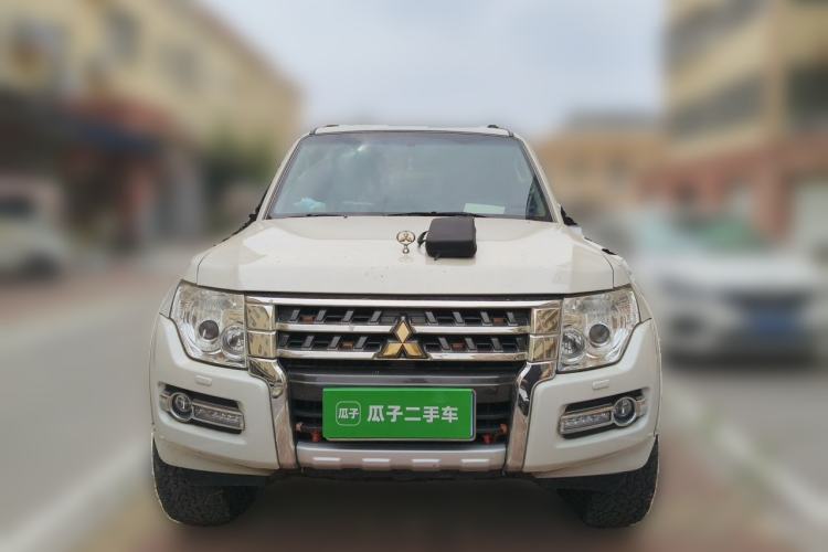 Used Mitsubishi Pajero  Front
