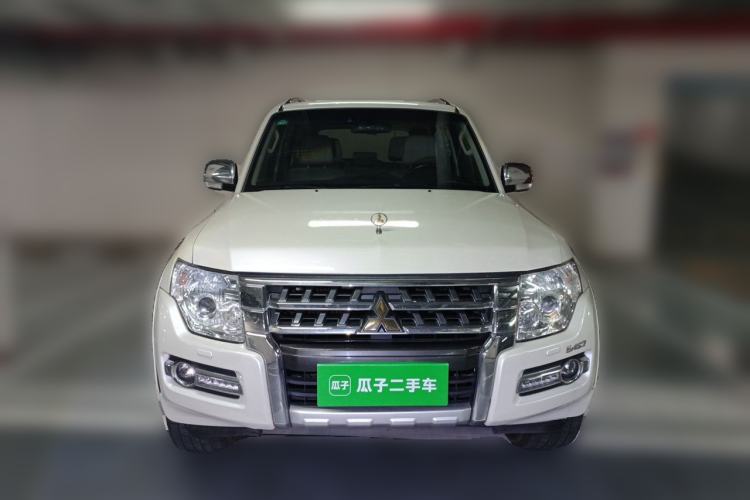 Used Mitsubishi Pajero  Front