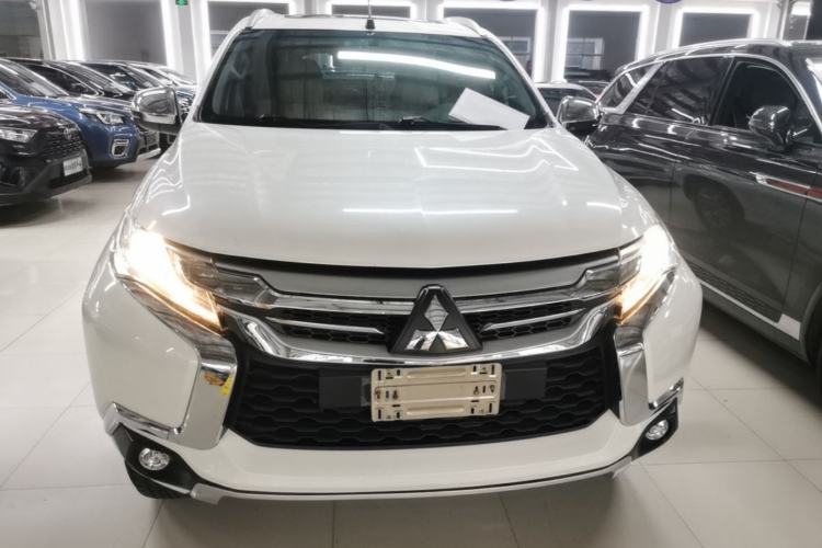 Used Mitsubishi Pajero 2019 3.0L Automatic Standard Edition Front