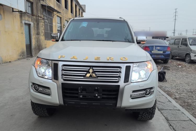 Used Mitsubishi Pajero 2019 3.0L Automatic Standard Edition Front