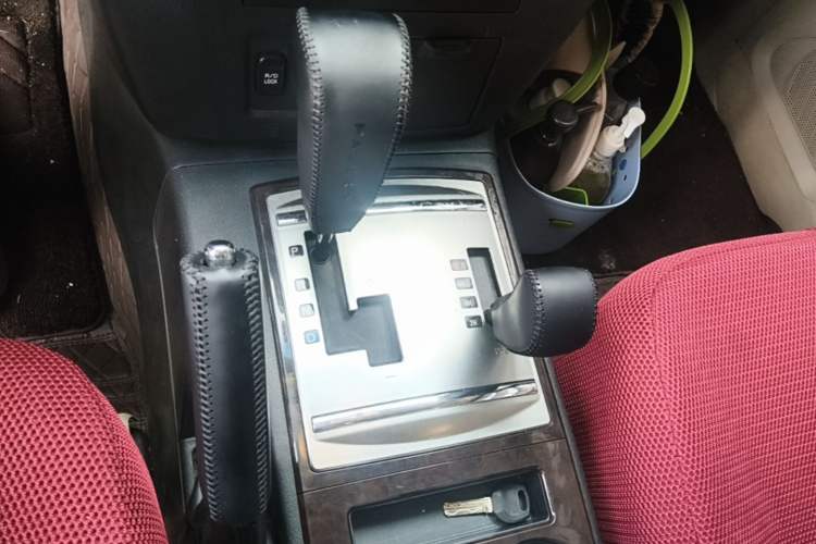 Used Mitsubishi Pajero  Gear Lever