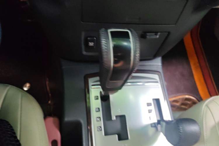 Used Mitsubishi Pajero  Gear Lever