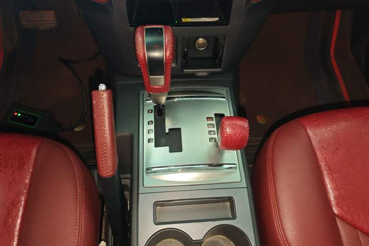 Used Mitsubishi Pajero 2019 3.0L Automatic Standard Edition Gear Lever