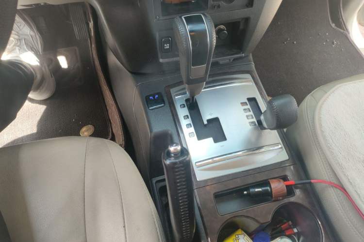 Used Mitsubishi Pajero 2019 3.0L Automatic Prestige Edition Gear Lever
