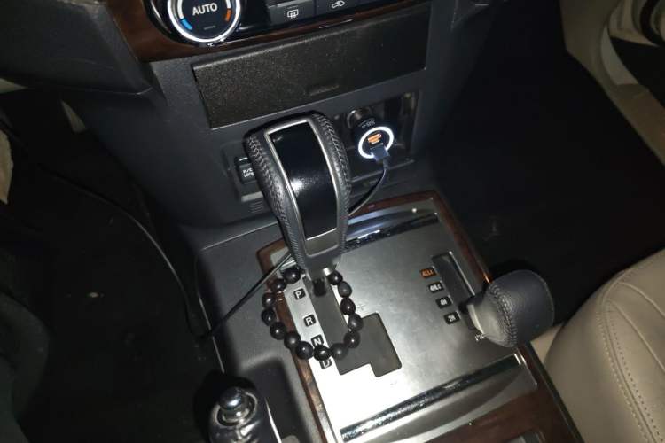 Used Mitsubishi Pajero 2019 V97 3.8L 5-Door GLS Sunroof Dual Differential – Middle East Gear Lever