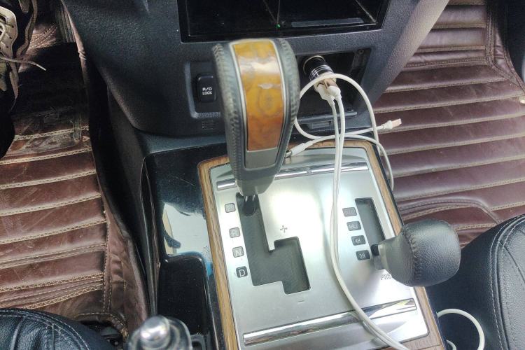 Used Mitsubishi Pajero 2019 3.0L Automatic Luxury Edition Gear Lever