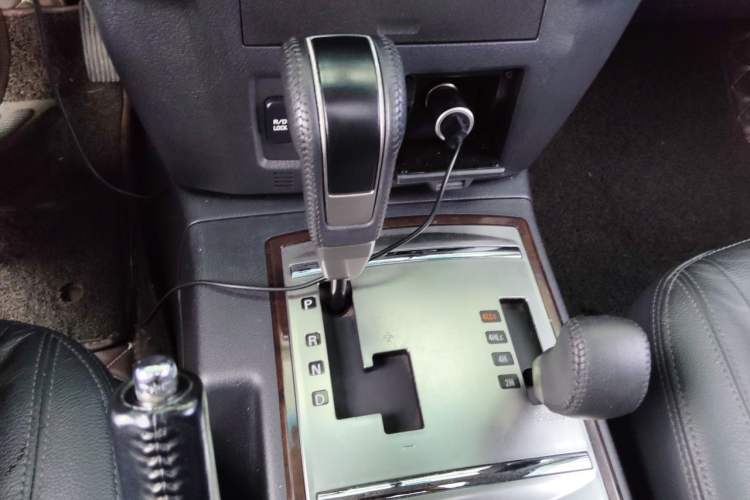 Used Mitsubishi Pajero 2019 V97 3.8L 5-Door GLS Sunroof Dual Differential – Middle East Gear Lever