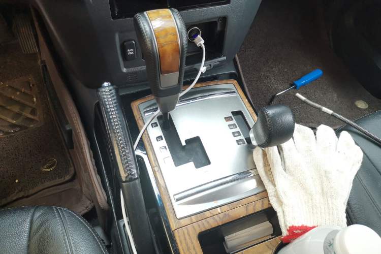 Used Mitsubishi Pajero 2019 3.0L Automatic Prestige Edition Gear Lever