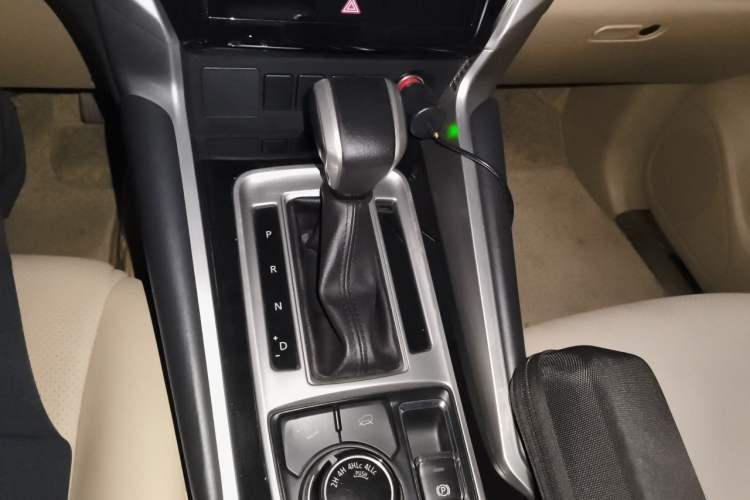 Used Mitsubishi Pajero  Gear Lever