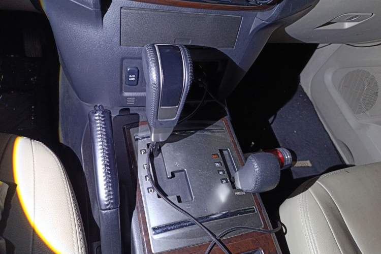 Used Mitsubishi Pajero  Gear Lever