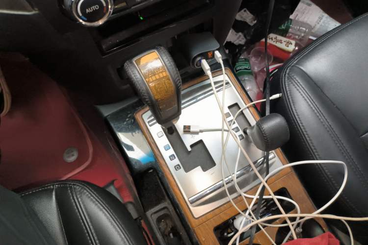 Used Mitsubishi Pajero 2019 3.0L Automatic Standard Edition Gear Lever