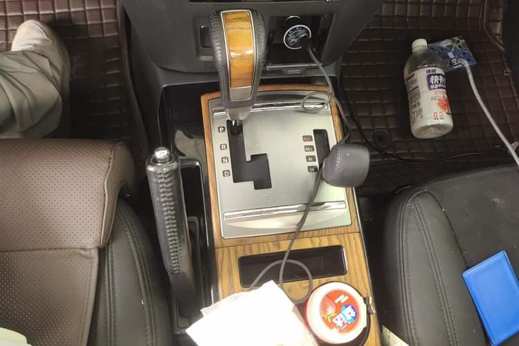 Used Mitsubishi Pajero 2019 3.0L Automatic Standard Edition Gear Lever