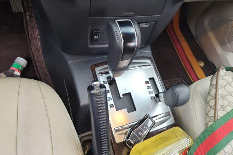 Used Mitsubishi Pajero  Gear Lever