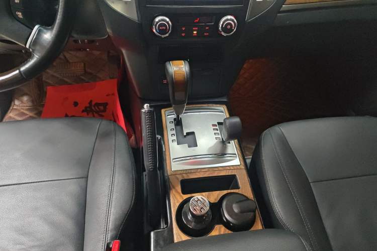 Used Mitsubishi Pajero 2019 3.0L Automatic Prestige Edition Gear Lever