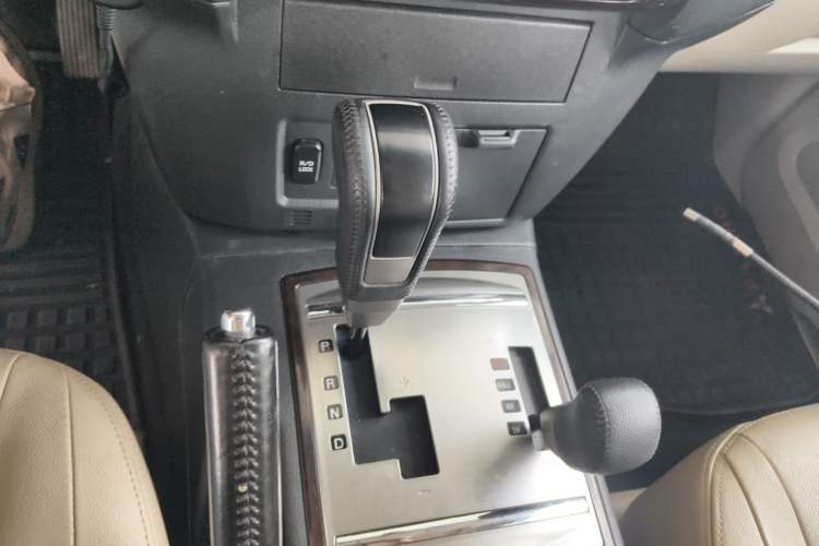Used Mitsubishi Pajero  Gear Lever