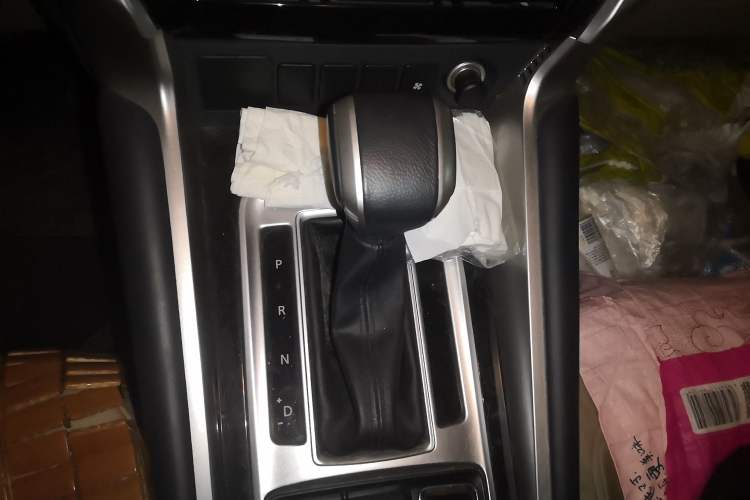 Used Mitsubishi Pajero 2019 3.0L Automatic Standard Edition Gear Lever