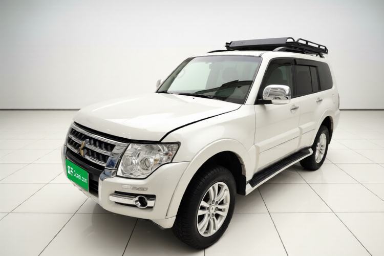 Mitsubishi Pajero 2019 V97 3.8L 5-Door GLS Sunroof Dual Differential – Middle East مستعملة Guazi used car, China used car export, Used car for sale, Used  cars, Cheapest cars for sale