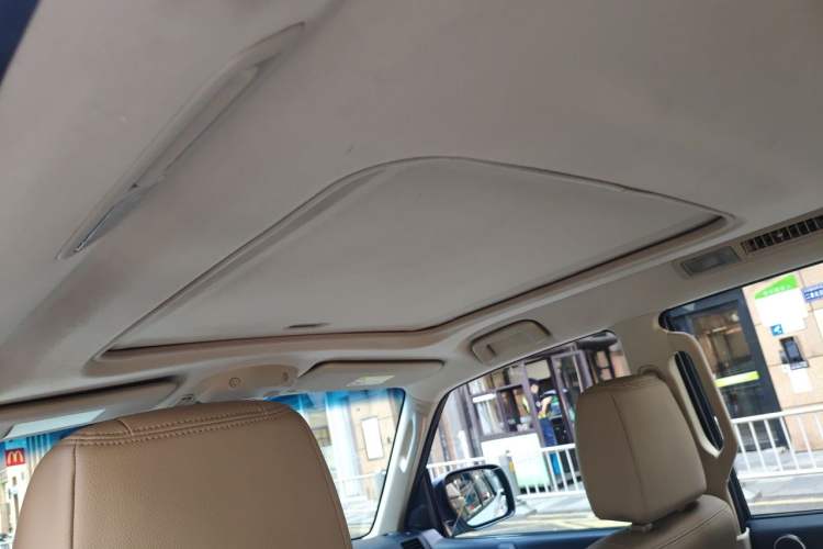 Used Mitsubishi Pajero 2019 V97 3.8L 5-Door GLS Middle East Edition Headliner