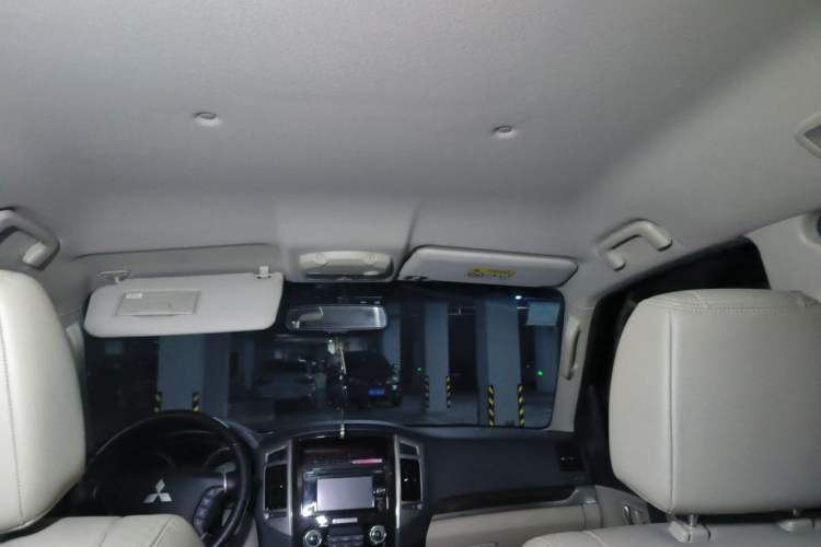Used Mitsubishi Pajero  Headliner