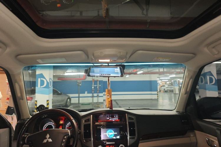 Used Mitsubishi Pajero  Headliner
