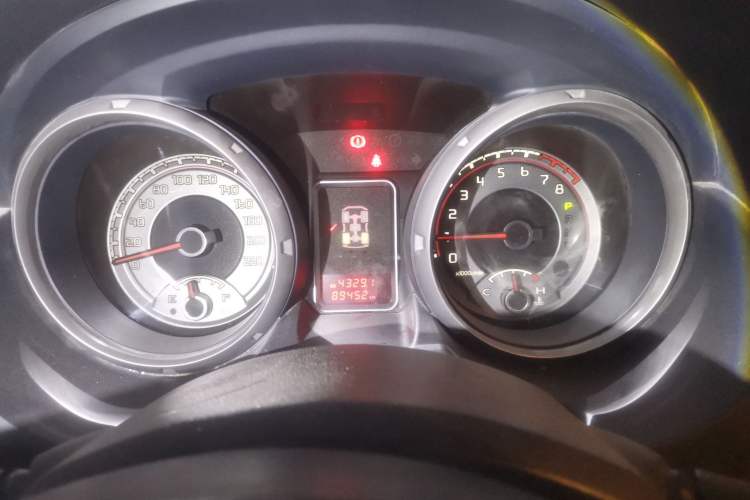 Used Mitsubishi Pajero  Instrument Cluster
