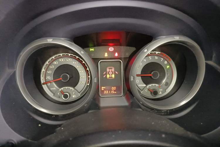 Used Mitsubishi Pajero  Instrument Cluster