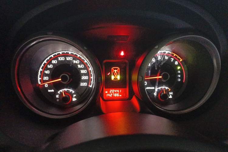 Used Mitsubishi Pajero  Instrument Cluster