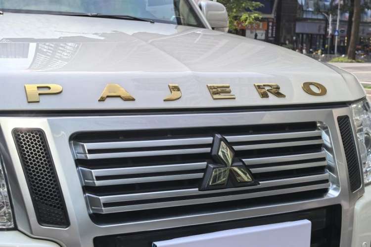 Used Mitsubishi Pajero 2019 3.0L Automatic Comfort Edition Interior 1