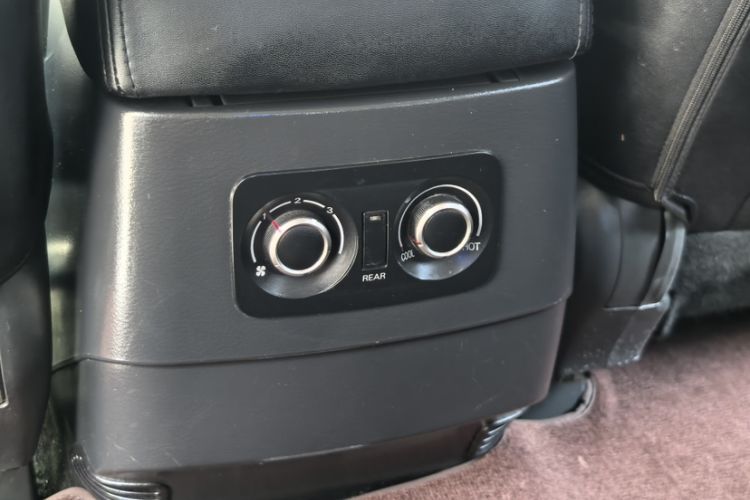 Used Mitsubishi Pajero 2019 3.0L Automatic Comfort Edition Interior 12