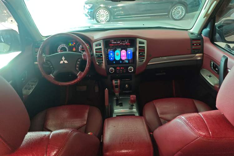 Used Mitsubishi Pajero 2019 3.0L Automatic Standard Edition Interior 2