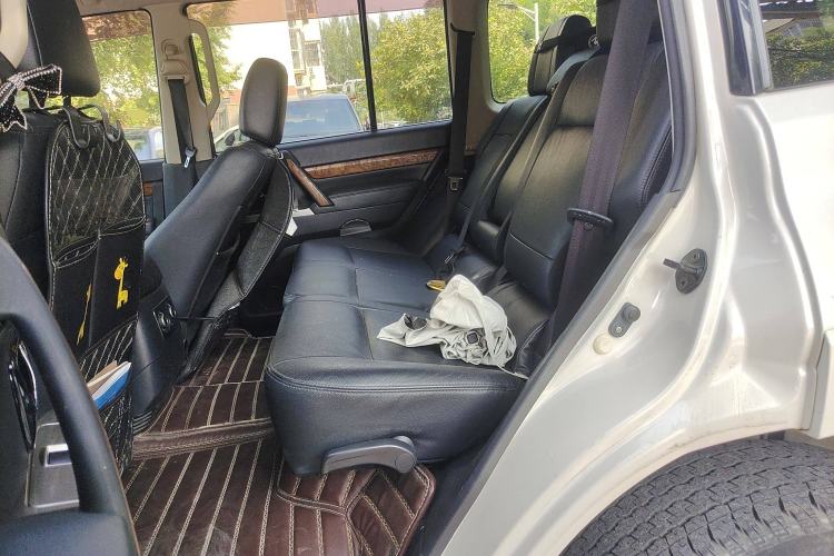 Used Mitsubishi Pajero 2019 3.0L Automatic Luxury Edition Interior 4