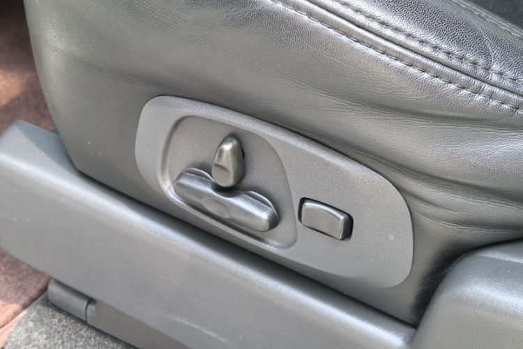 Used Mitsubishi Pajero 2019 3.0L Automatic Comfort Edition Interior 7