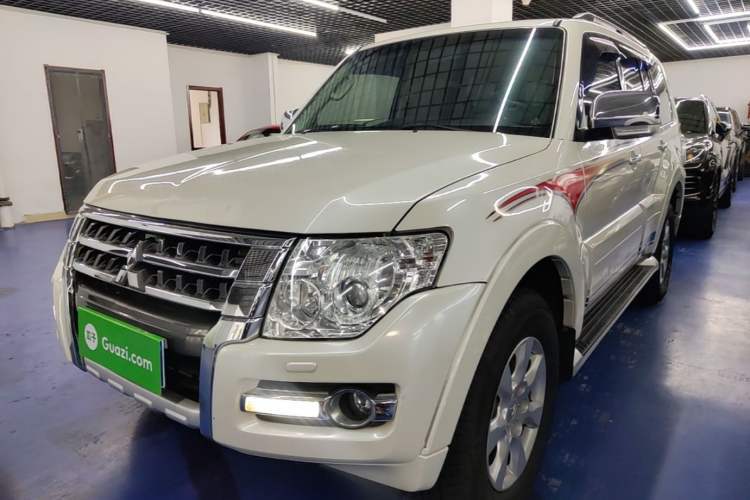 Used Mitsubishi Pajero 2019 3.0L Automatic Luxury Edition Guazi used car, China used car export, Used car for sale, Used cars, Cheapest cars for sale
