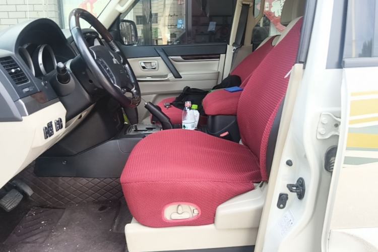 Used Mitsubishi Pajero  Left Front Seat