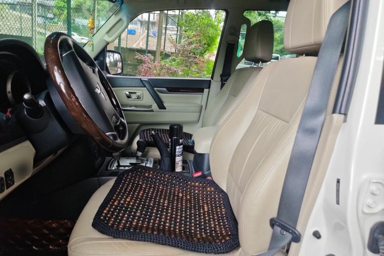 Used Mitsubishi Pajero  Left Front Seat