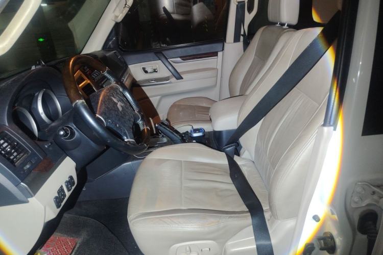 Used Mitsubishi Pajero  Left Front Seat