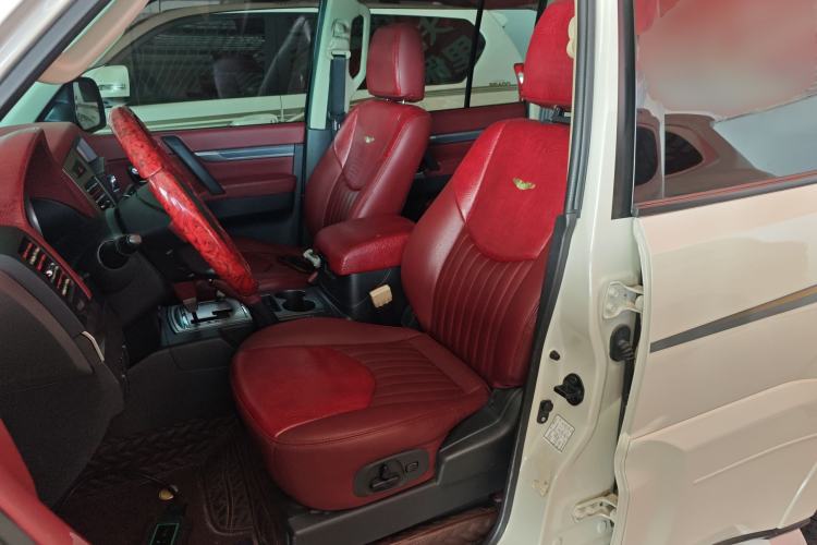 Used Mitsubishi Pajero 2019 3.0L Automatic Standard Edition Left Front Seat