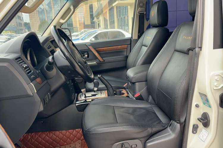Used Mitsubishi Pajero 2019 3.0L Automatic Comfort Edition Left Front Seat