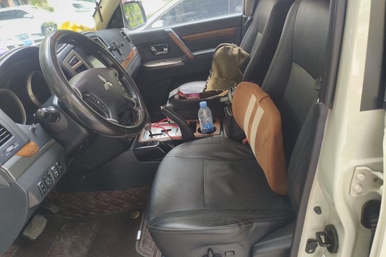 Used Mitsubishi Pajero 2019 3.0L Automatic Prestige Edition Left Front Seat